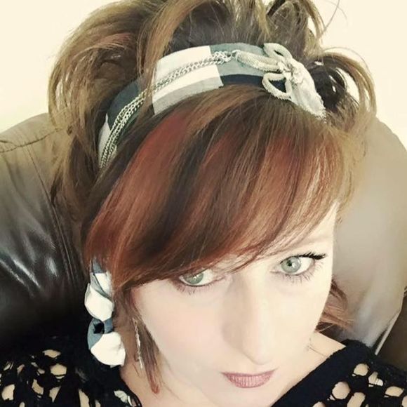 Meet your Posher, Danette - Picture 1 of 1